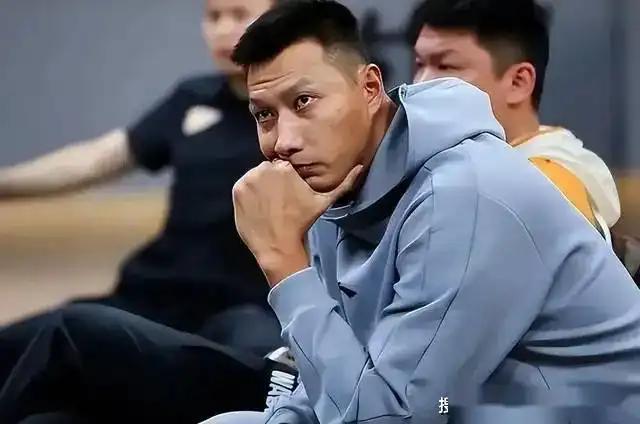 易建联篮球生涯的崛起与成长之路，早期事件回顾