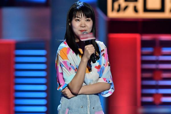 脱口秀演员杨笠的成长与突破，从杨砠时代到崭露头角的女演员之路
